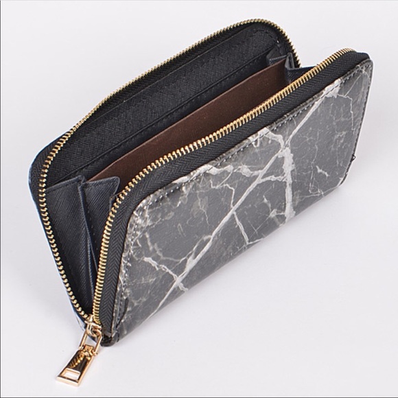 Marble/Faux Fur Wallets 🥥🌴🍍 - Picture 4 of 7